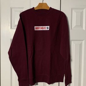 nike crewneck- maroon